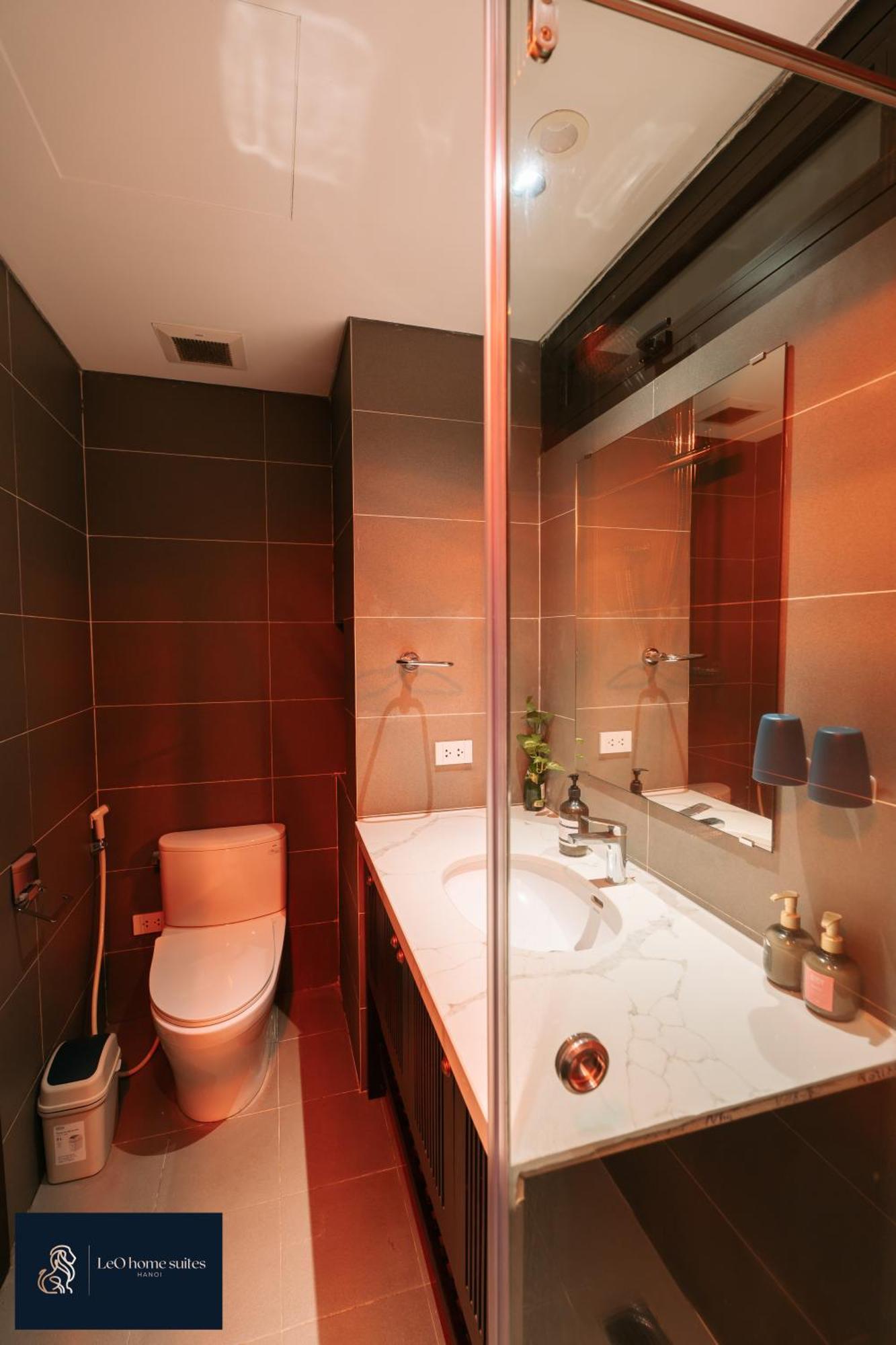 Home Suites -Natural Light -Projector -Spacious - 2Br Incenter Ханой Экстерьер фото